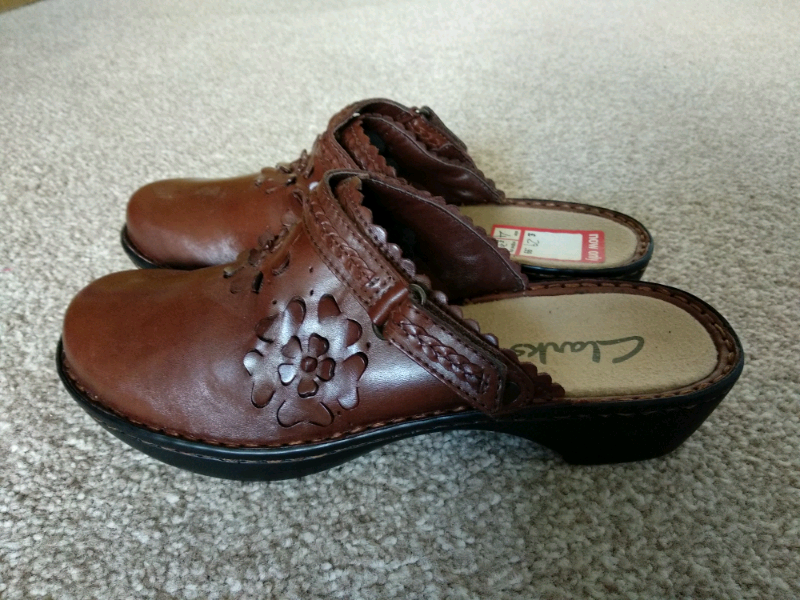 size 4 clarks